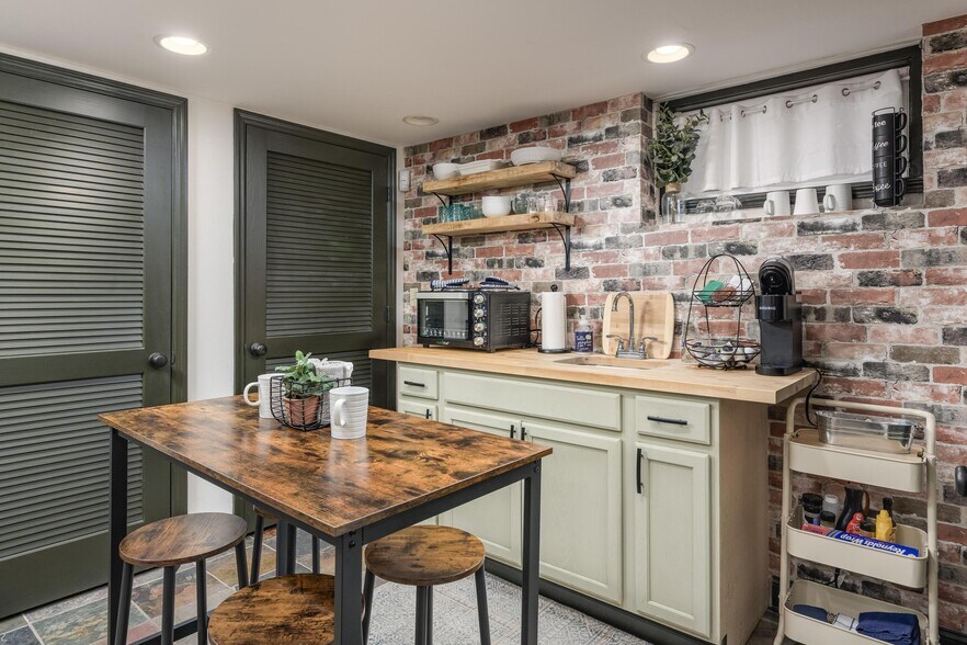 More Photos Of 2120 N Ocoee St, Cleveland Apartments For Sale