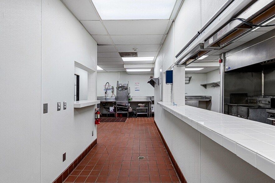 More Photos Of 369 N Palm Canyon Dr, Palm Springs Restaurant For Sale