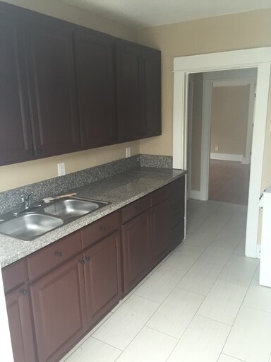 More Photos Of 1042 E Broadway, Long Beach Apartments For Sale