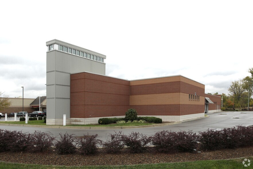 More Photos Of 900 Spring St, Jeffersonville Medical For Lease