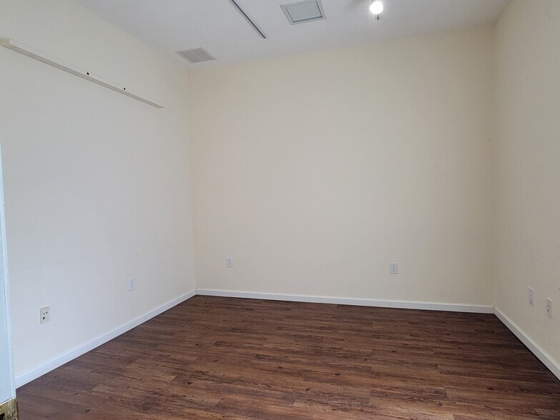 More Photos Of , McKees Rocks Unknown For Sale