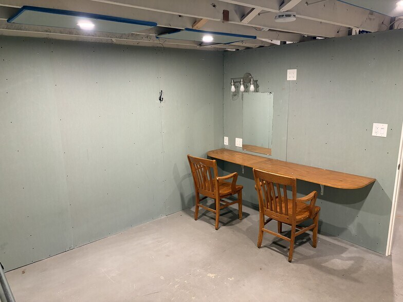 More Photos Of 27051 Southfield Rd, Lathrup Village Freestanding For Sale