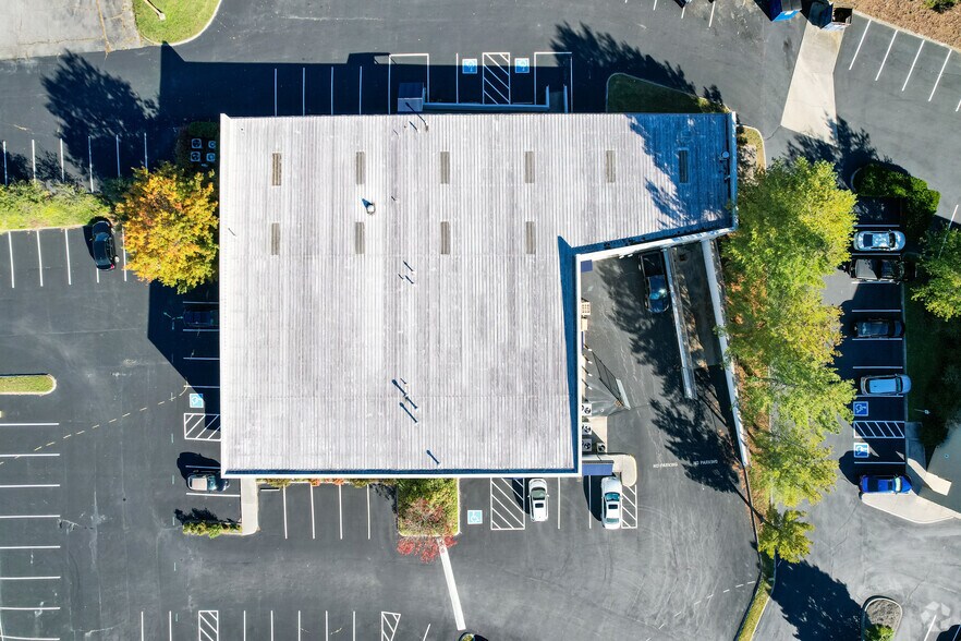 More Photos Of 1626 Downtown West Blvd, Knoxville Light Distribution For Lease