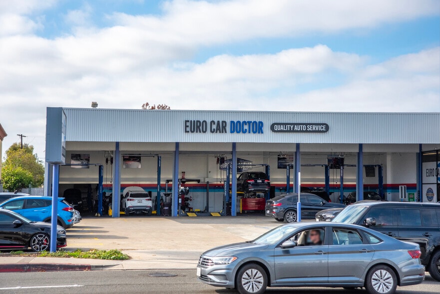 More Photos Of 3005 Harbor Blvd, Costa Mesa Auto Repair For Sale