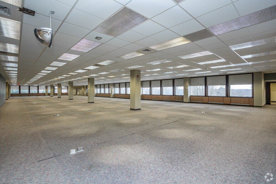 More Photos Of 2501 Wilmington Rd, New Castle Office For Sale