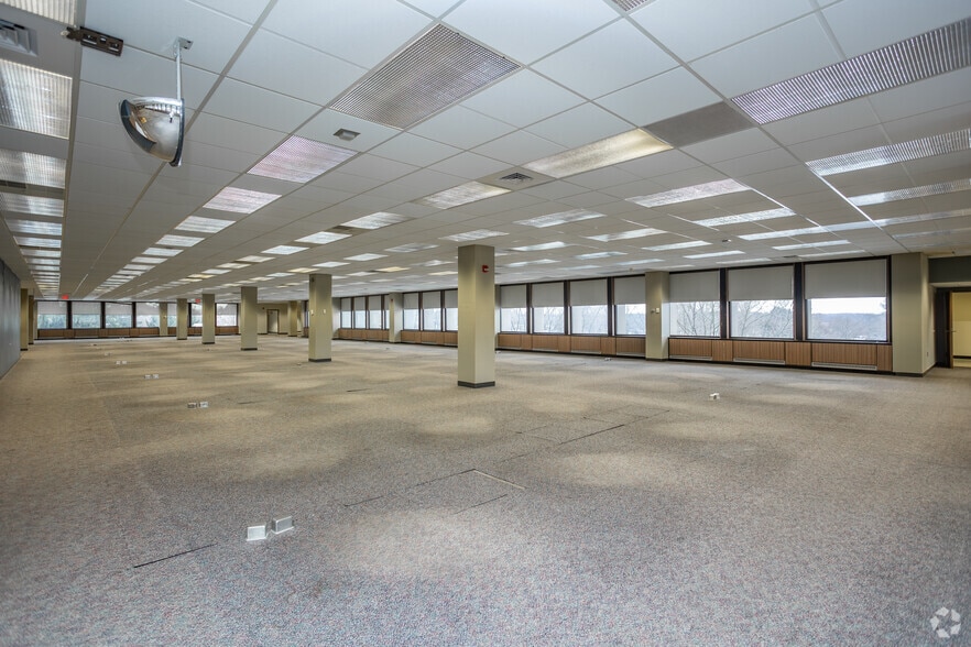 More Photos Of 2501 Wilmington Rd, New Castle Office For Sale