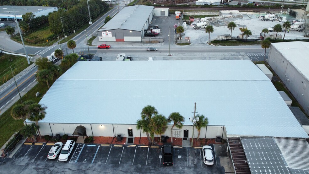 More Photos Of 440 Plumosa Ave, Casselberry Warehouse For Lease
