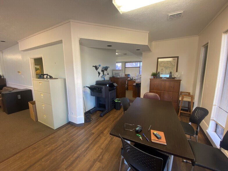 More Photos Of 6703 Katy-Brookshire Rd, Katy Office For Sale