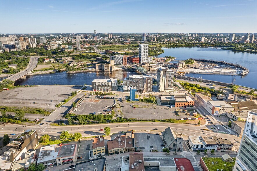 More Photos Of 70 Prom Du Portage, Gatineau Restaurant For Sale