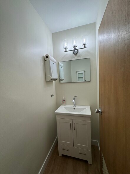 More Photos Of 207 Webster St, Batavia Office Residential For Lease