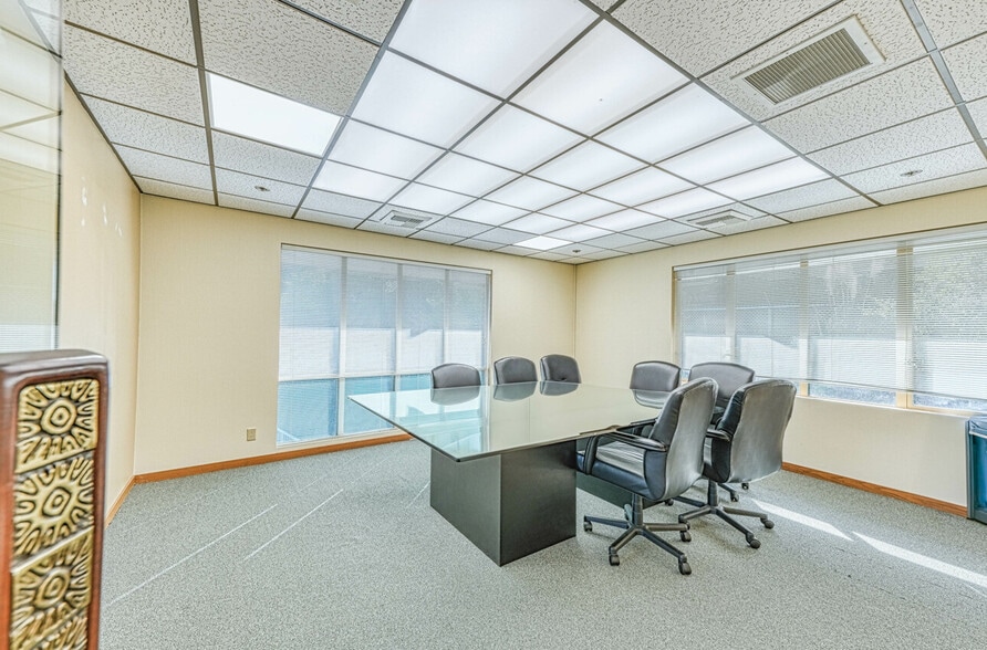 More Photos Of 120 Del Rey Gardens Dr, Del Rey Oaks Office For Sale