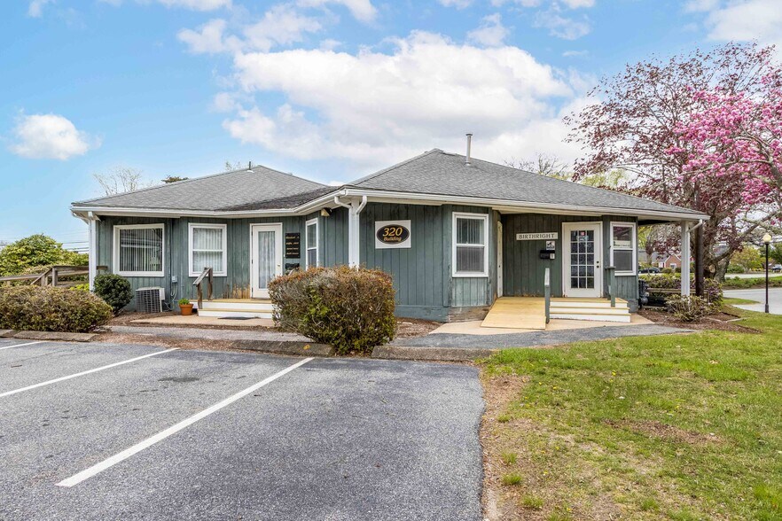 More Photos Of 320 Gifford St, Falmouth Office For Sale