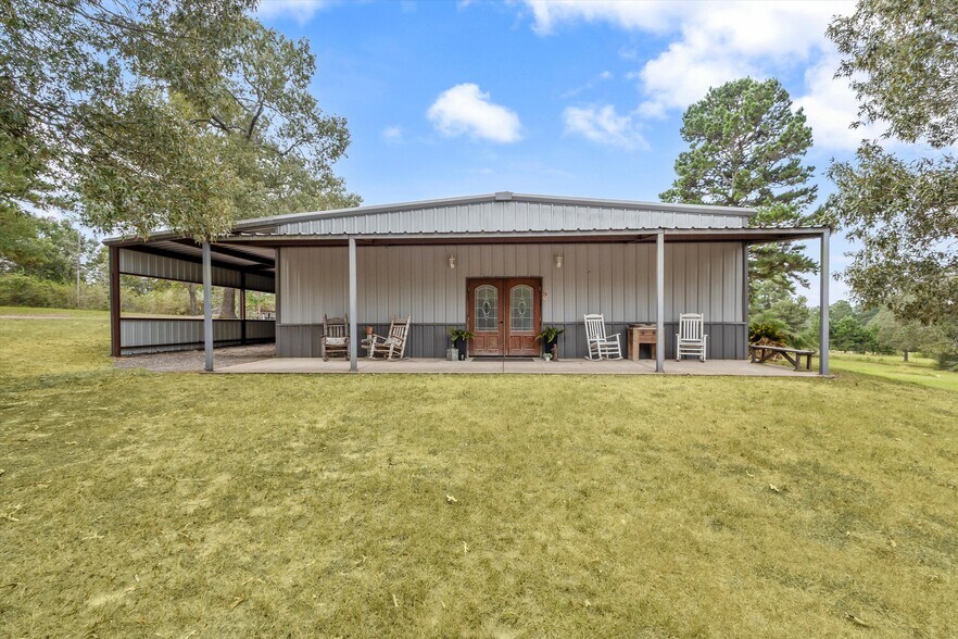 More Photos Of 5611 Rockin L Ln, Navasota Lodge Meeting Hall For Sale