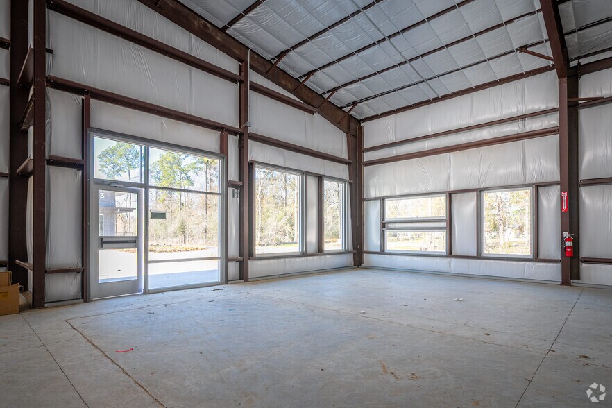 More Photos Of 1617 N Loop 336 E, Conroe Flex For Lease