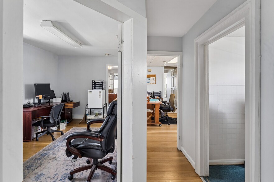 More Photos Of 62 Cove St, New Haven Specialty For Sale