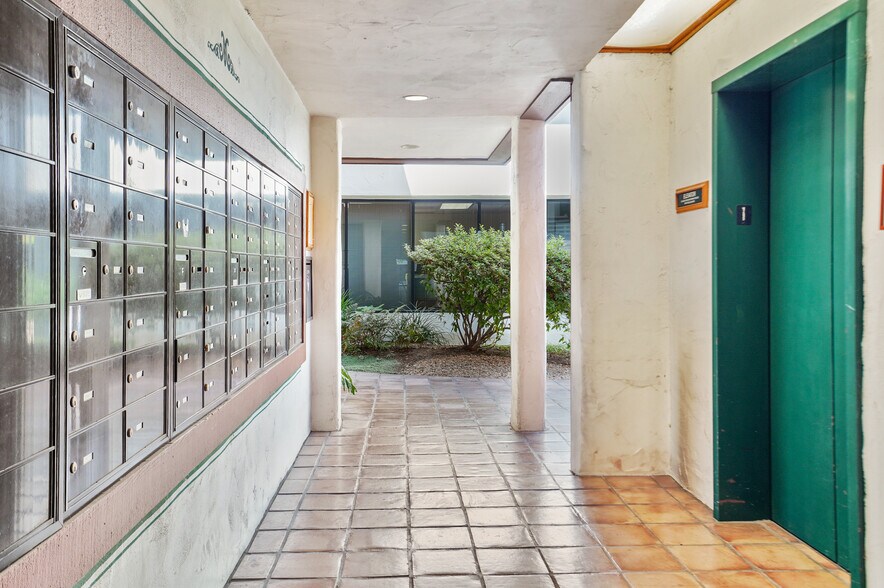 More Photos Of 30423 Canwood St, Agoura Hills Office For Sale