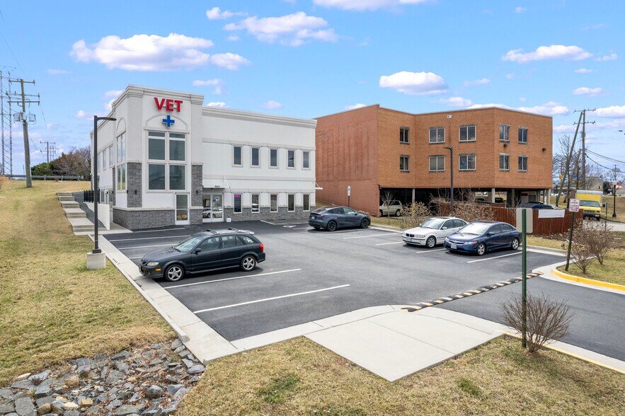 More Photos Of 45441 Ruritan Cir, Sterling Medical For Lease