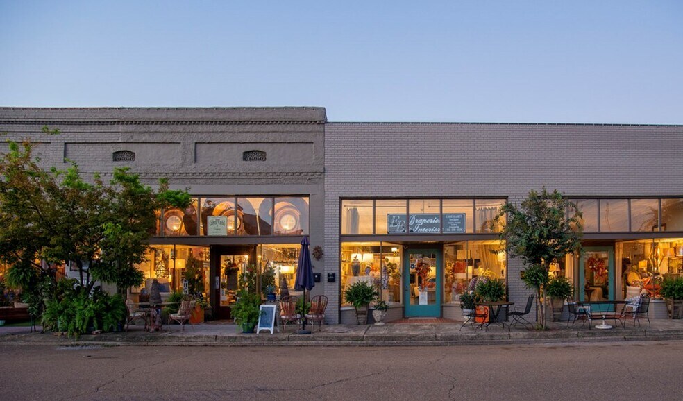 More Photos Of 97 1st St, Grenada General Retail For Sale