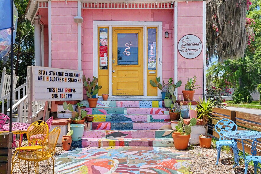 More Photos Of 17 W 41st St, Savannah Freestanding For Sale