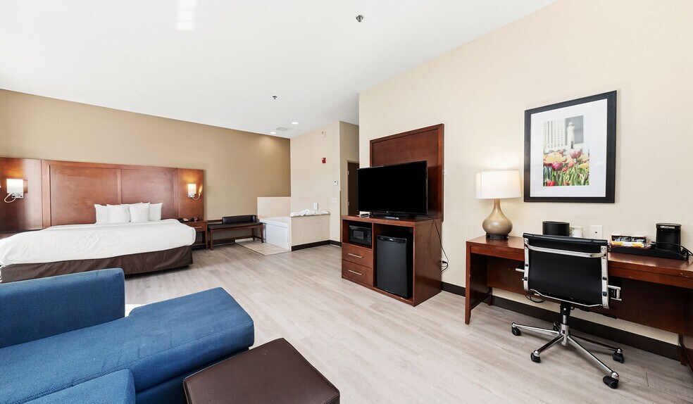 More Photos Of 1775 E Belvidere Rd, Grayslake Hotel For Sale