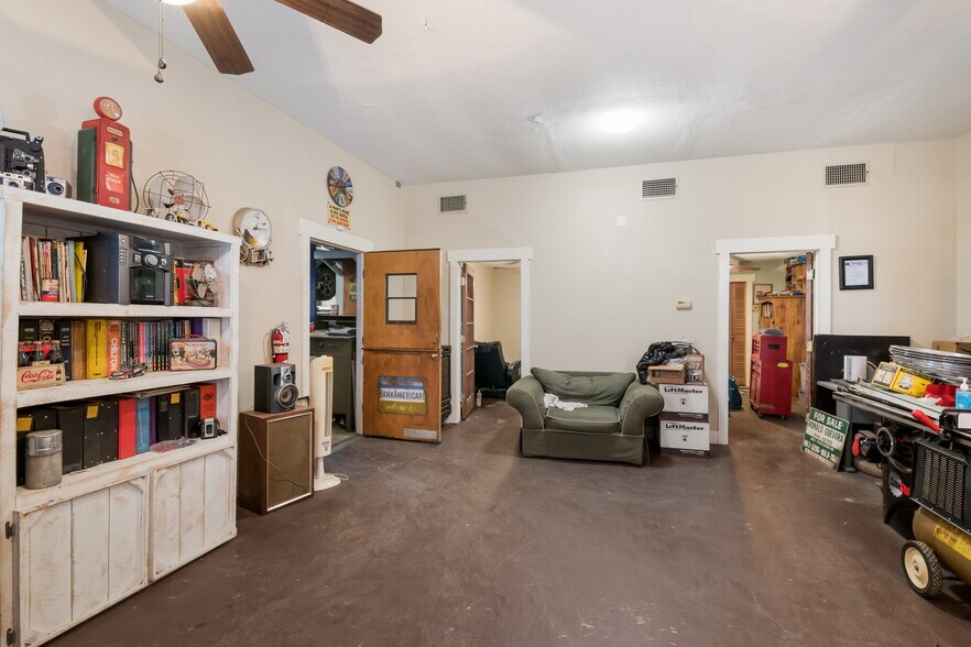 More Photos Of 5447 Seguin Rd, Kirby Auto Repair For Sale