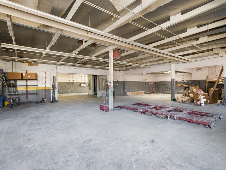 More Photos Of , El Segundo General Retail For Sale