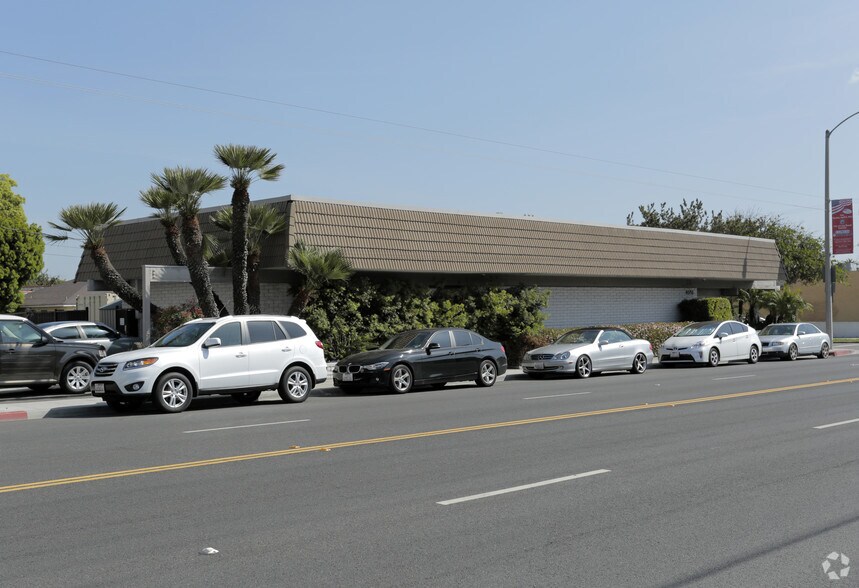 More Photos Of 1051 E Wardlow Rd, Long Beach Office For Lease