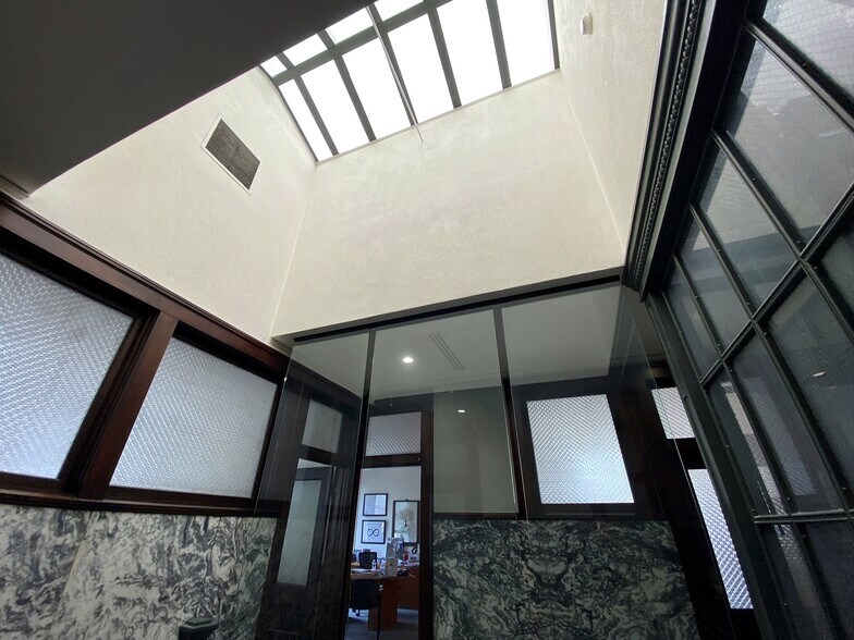 More Photos Of 528 Main St, Evansville Office For Sale