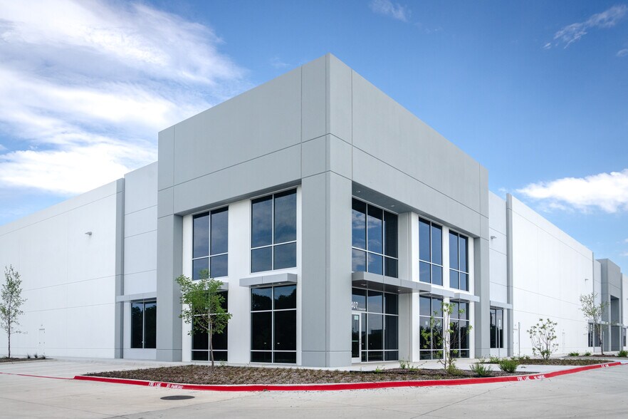 More Photos Of 401 E Bardin Rd, Arlington Unknown For Lease