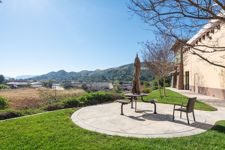 More Photos Of 28721 Canwood St, Agoura Hills Unknown For Lease