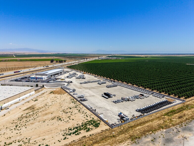 More Photos Of 6835 New Kapittel Ct, Shafter Warehouse For Sale