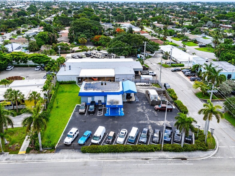More Photos Of 1941 NE 34th Ct, Lighthouse Point Freestanding For Sale