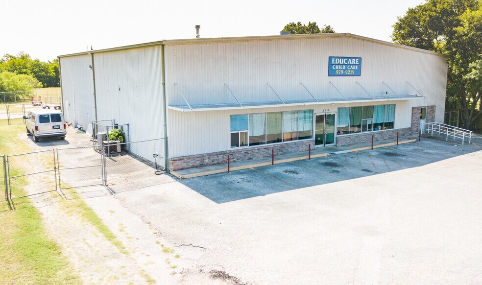 More Photos Of 3838 West Ave, San Antonio Warehouse For Sale