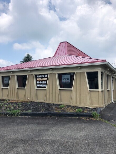 More Photos Of 580 S Broad St, Nazareth Restaurant For Lease