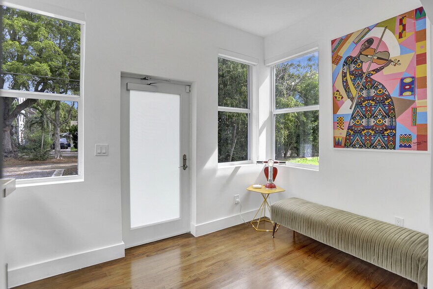 More Photos Of 430 Ne 121st St, Biscayne Park Movie Radio TVStudio For Sale