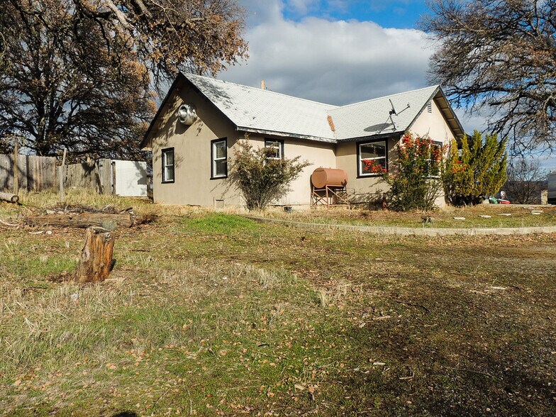 More Photos Of 1329 Todd Rd Ext, Lakeport Flex For Sale