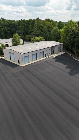 More Photos Of 9535 Hebron Commerce Dr, Charlotte Warehouse For Lease