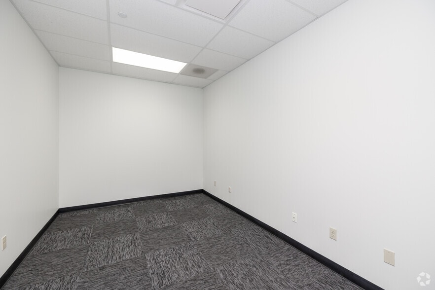More Photos Of 1116 S Walton Blvd, Bentonville Office For Lease