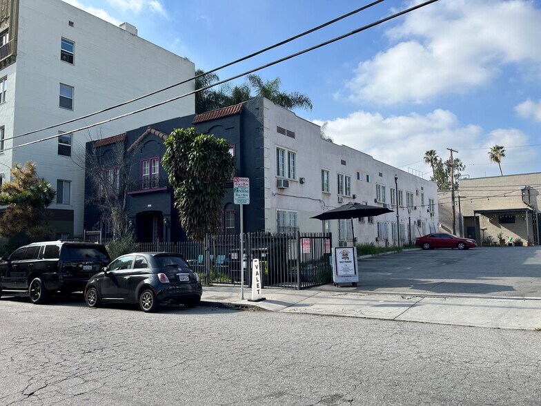 More Photos Of 1527 N McCadden Pl, Los Angeles Dormitory For Lease
