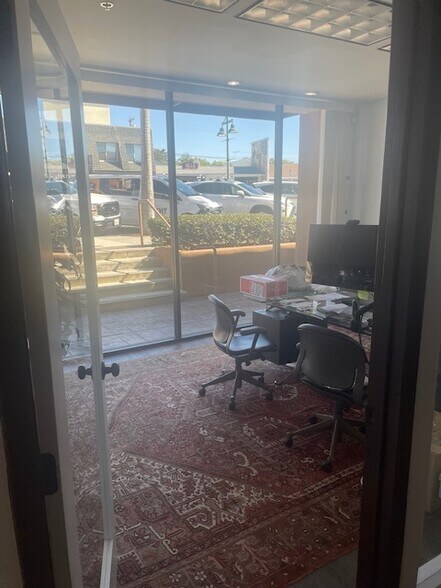 More Photos Of 5724-5726 La Jolla Blvd, La Jolla Apartments For Lease