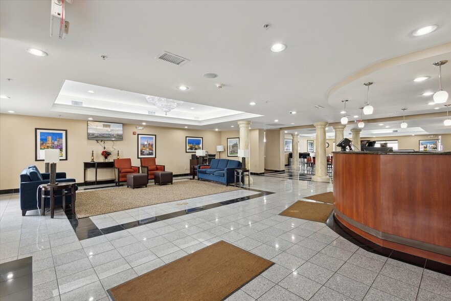 More Photos Of 2750 Fortune Cir W, Indianapolis Hotel For Sale