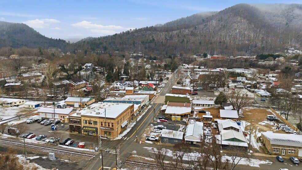 More Photos Of 24 #3 South Andrews Ave, Hot Springs Office For Sale