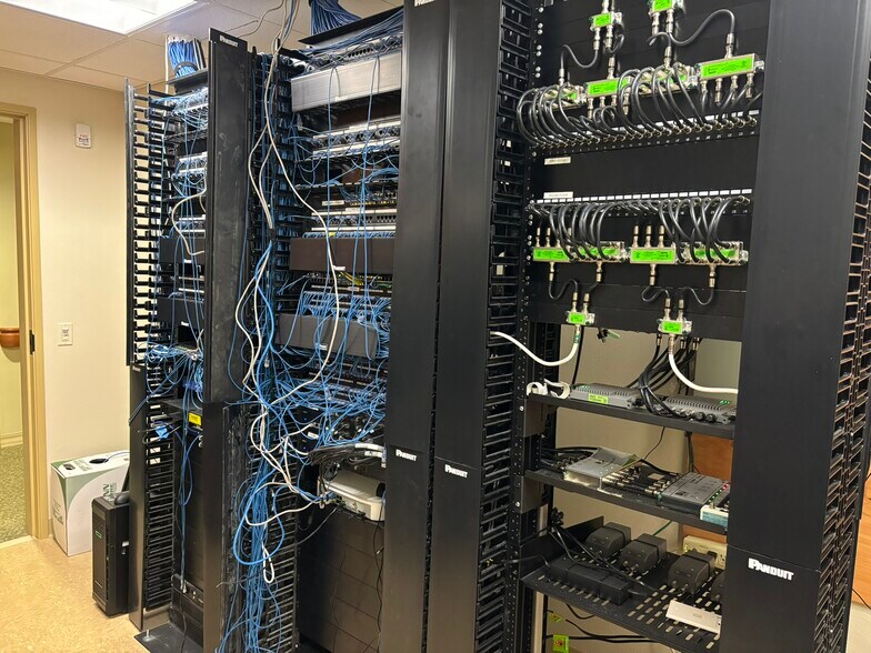 More Photos Of 25 Victory Noll Dr, Huntington Healthcare For Sale