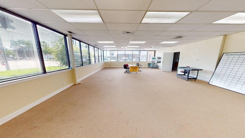 More Photos Of 1235 E Davis, Arlington Heights Office For Lease