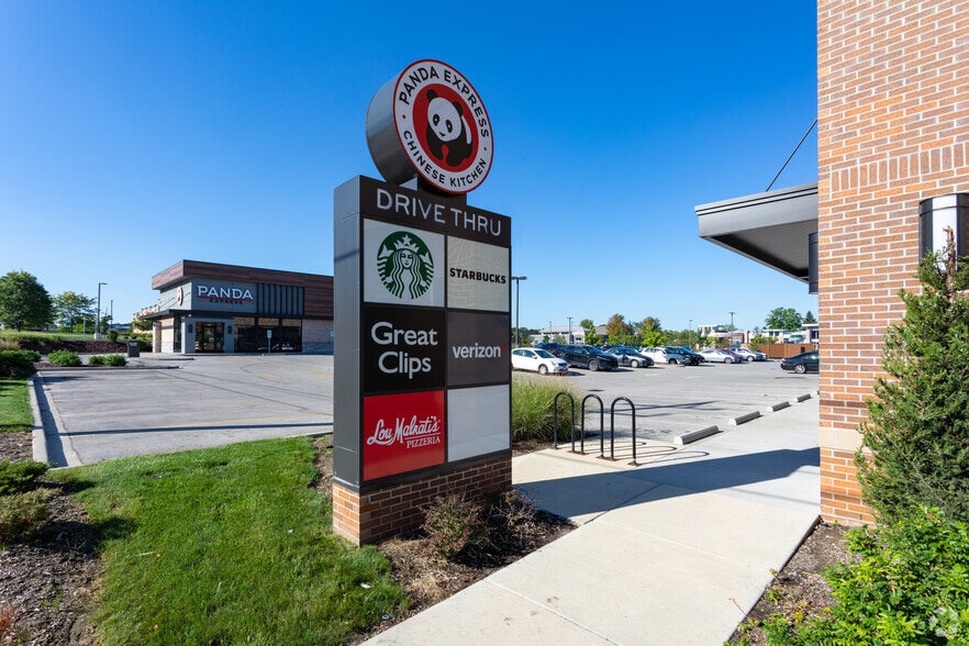 More Photos Of 2720 N Grandview Blvd, Waukesha Freestanding For Lease