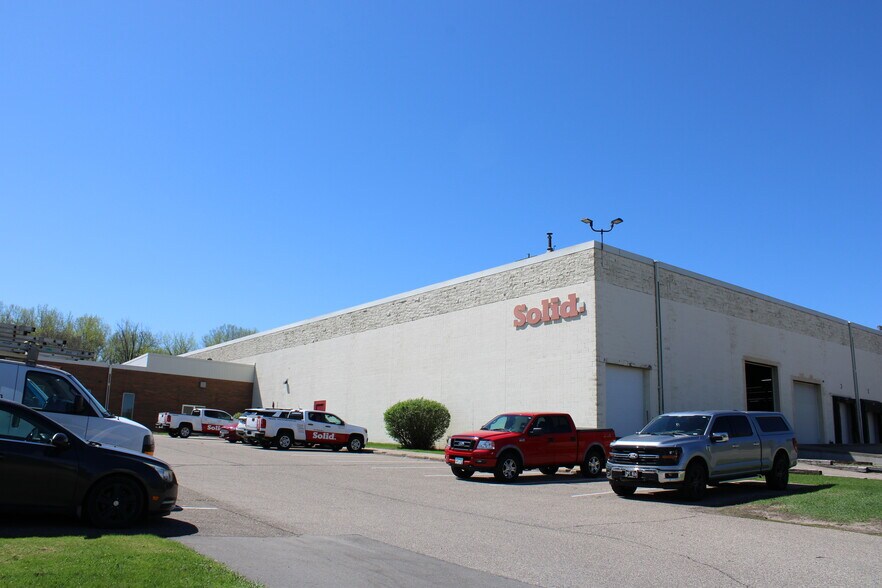 More Photos Of 1777 Oakdale Ave, West Saint Paul Manufacturing For Lease