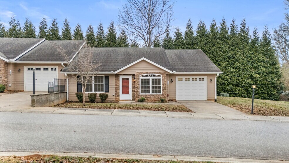 More Photos Of 520 Baird Cove Rd, Franklin Apartments For Sale