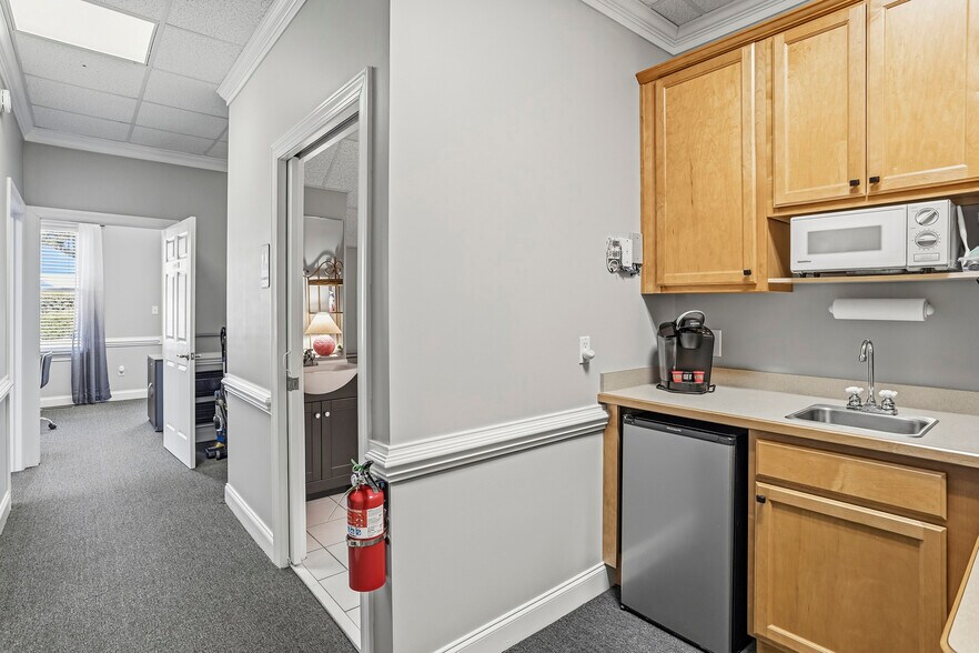 More Photos Of 101-111 Salem Towne Ct, Apex Office For Sale