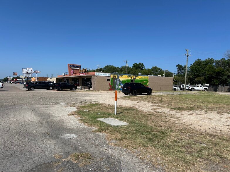 More Photos Of 5400 River Oaks Blvd, Fort Worth Land For Sale