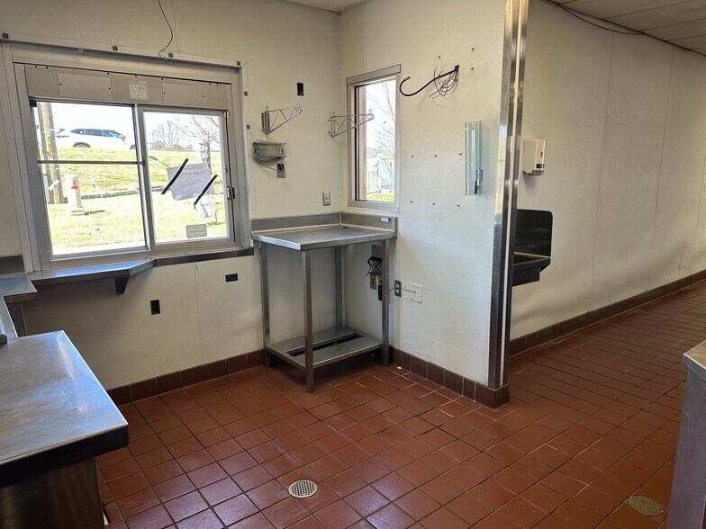 More Photos Of 2400 Richmond Rd, Texarkana Unknown For Lease